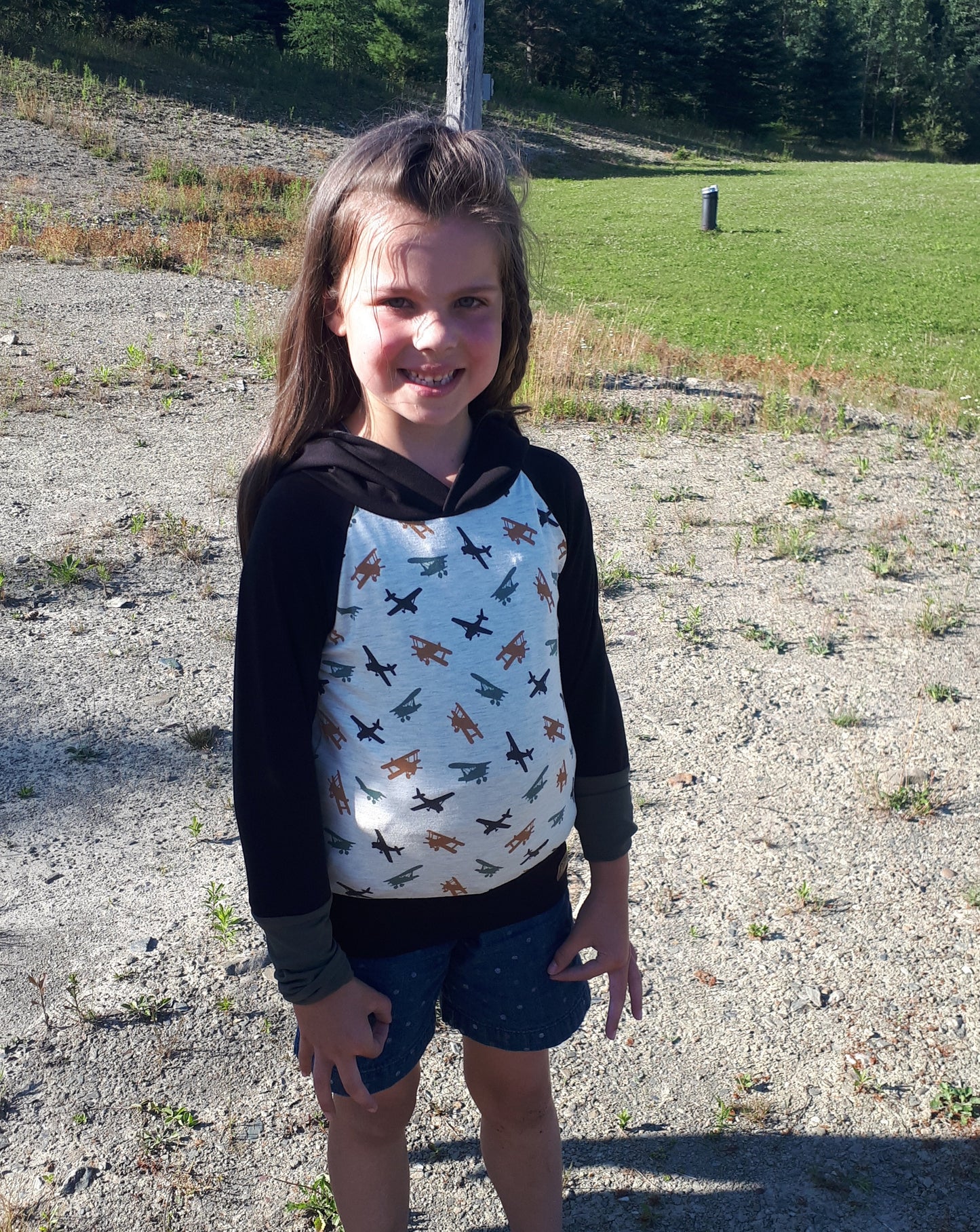 Hoodie - Avions noirs, kakis et rouilles