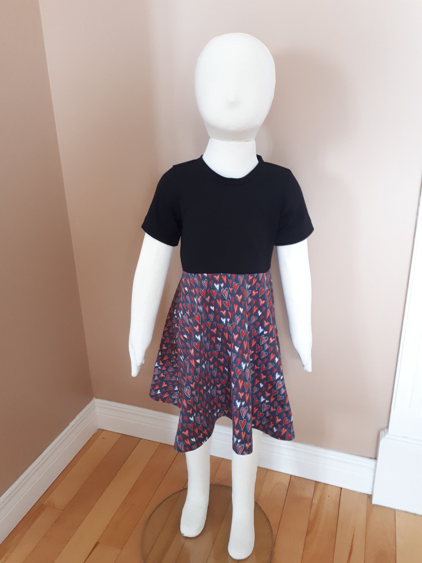 Robe - Coeurs rouges et blancs