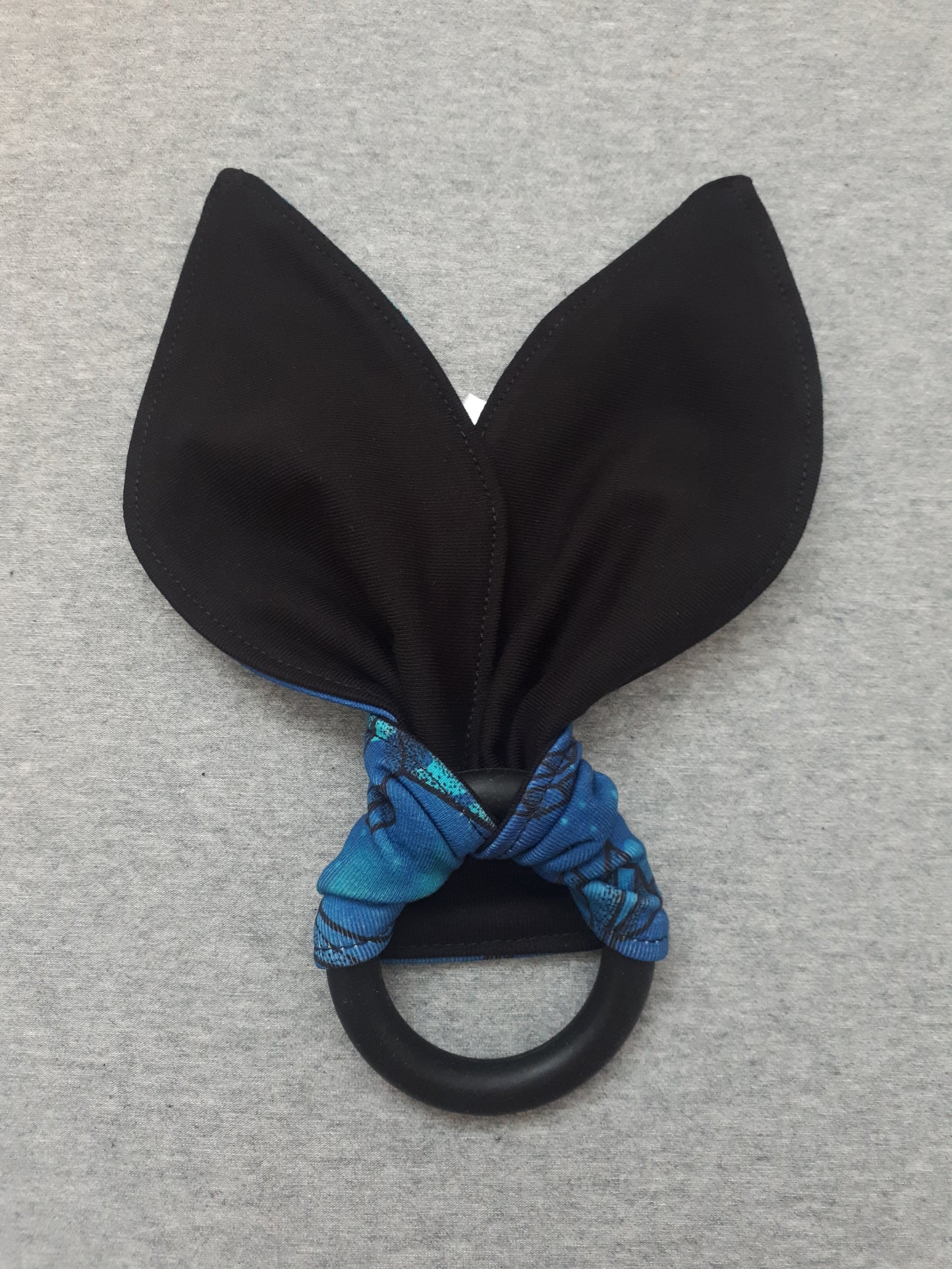 Prêt à partir - Hochet - Dinos bleus / noir - Anneau noir