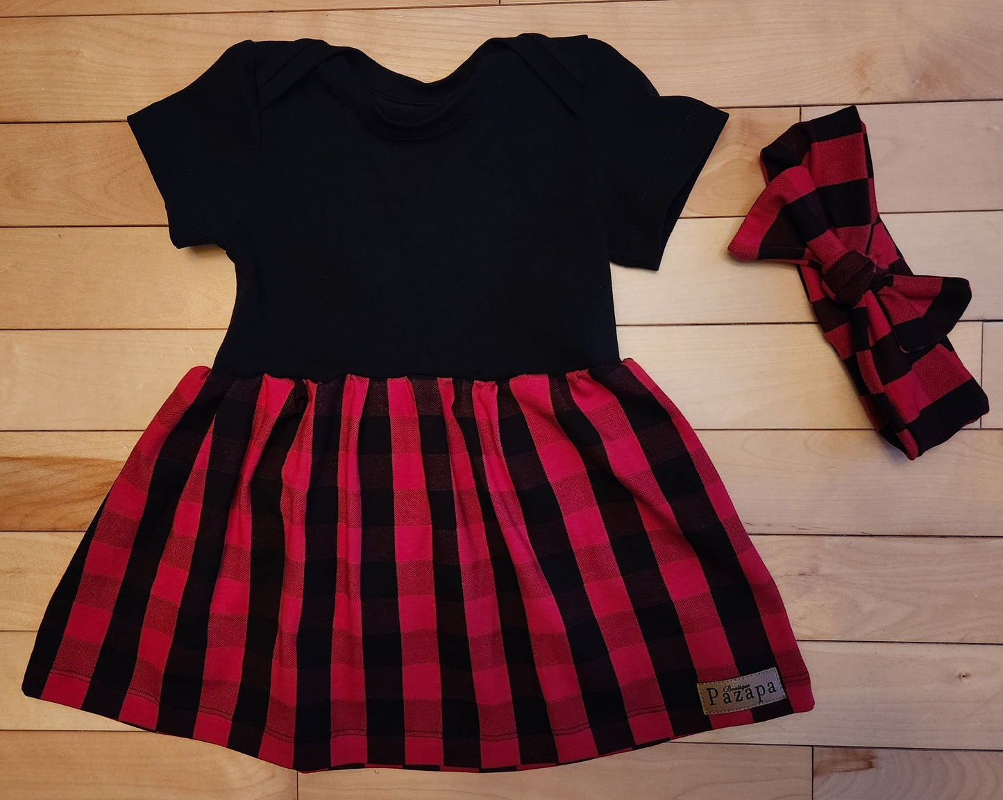 Robe épaules croisées - Carreaux rouges et noirs